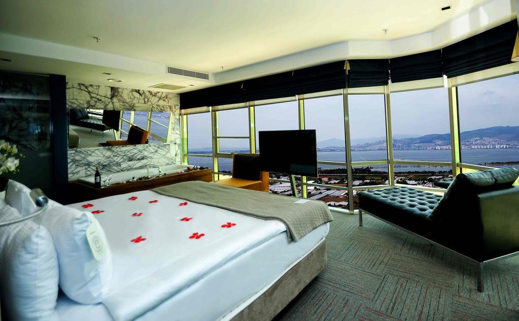 Ramada Encore By Wyndham Izmir Eksteriør billede