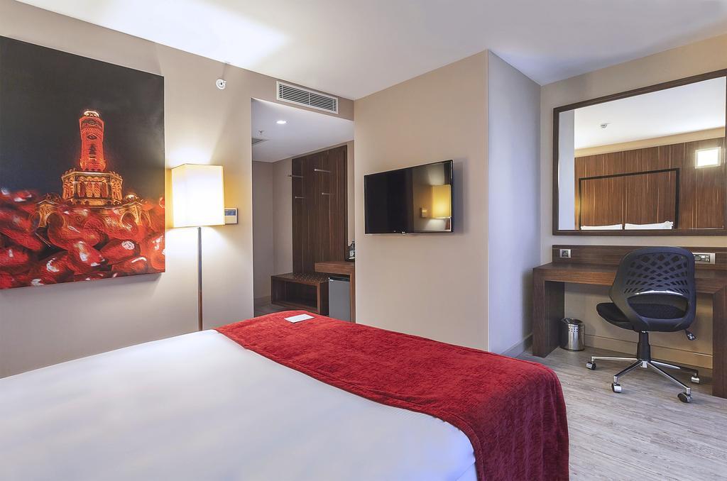 Ramada Encore By Wyndham Izmir Værelse billede